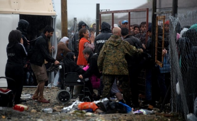 313317-transportirani-3.500-begalci-i-migranti-do-tabanovce